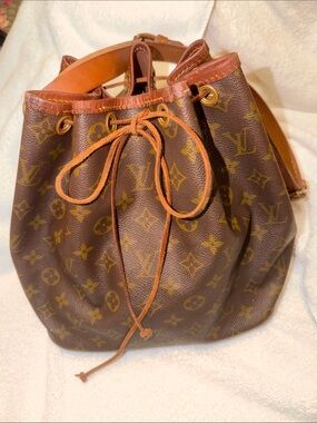 Louis Vuitton Noe Vintage Monogram Canvas Drawstring Bucket Bag in Brown and Tan